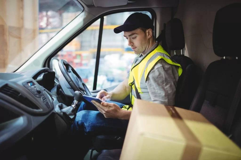 Australia: Insider Tips to Save Big with Reward- Couriers